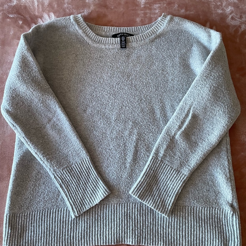 Ellen Tracy Gray CrewNeck Sweater